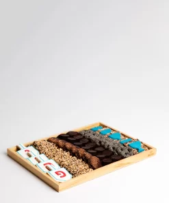מגש מעץ שוקולדים ועוגיות בינוני