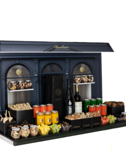 עיצוב מפנק עם יינות יוקרתים -שיקיים -פירות - שוקלדים